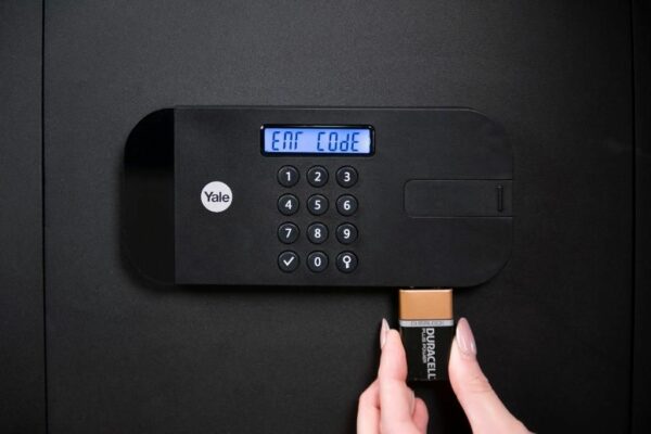 Yale Fingerprint Laptop Safe YLFB200EB1 02